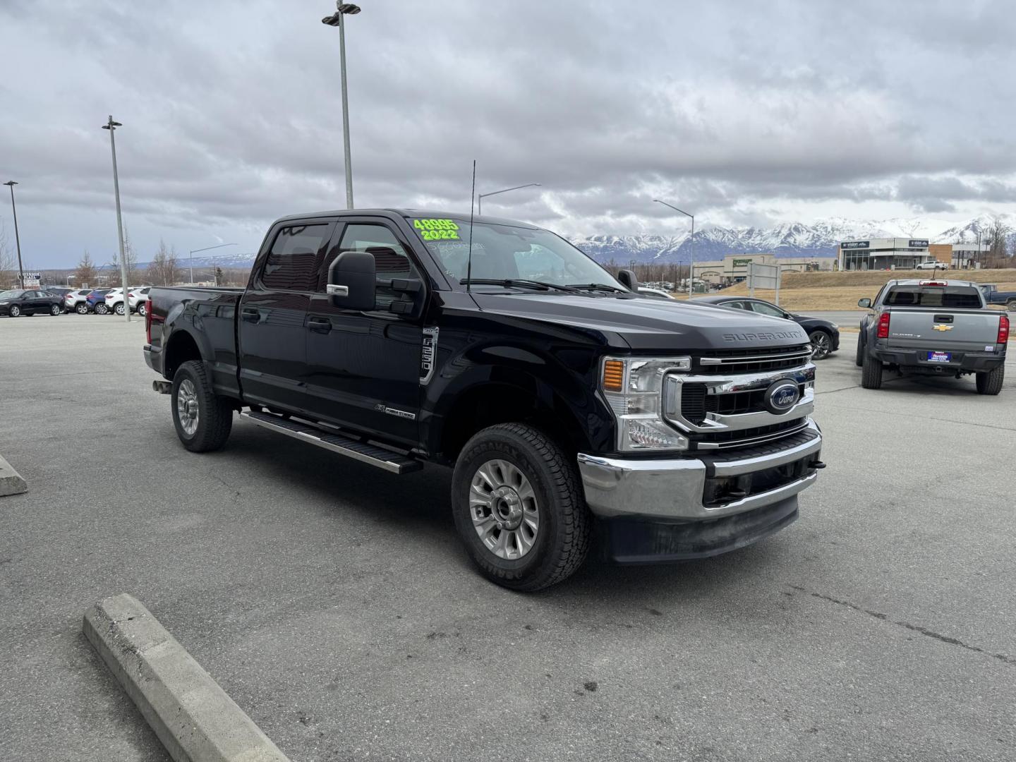 2022 BLACK Ford F-250 SD XLT Crew Cab 4WD (1FT7W2BT3NE) with an 6.7L V8 OHV 16V DIESEL engine, 6A transmission, located at 1960 Industrial Drive, Wasilla, 99654, (907) 274-2277, 61.573475, -149.400146 - Photo#6