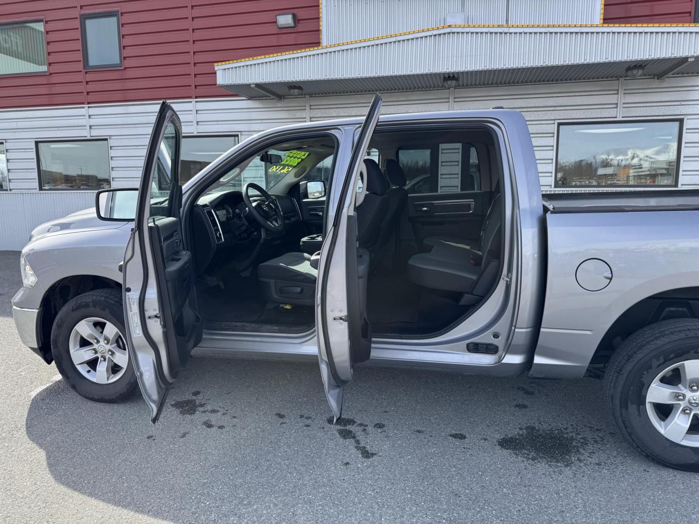 2022 SILVER RAM 1500 CLASSIC SLT (1C6RR7LG1NS) with an 3.6L engine, Automatic transmission, located at 1960 Industrial Drive, Wasilla, 99654, (907) 274-2277, 61.573475, -149.400146 - Photo#8