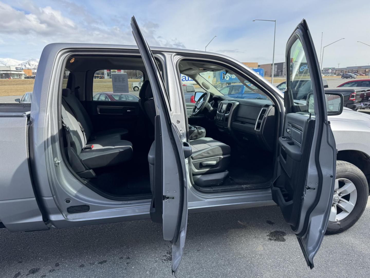 2022 SILVER RAM 1500 CLASSIC SLT (1C6RR7LG1NS) with an 3.6L engine, Automatic transmission, located at 1960 Industrial Drive, Wasilla, 99654, (907) 274-2277, 61.573475, -149.400146 - Photo#18