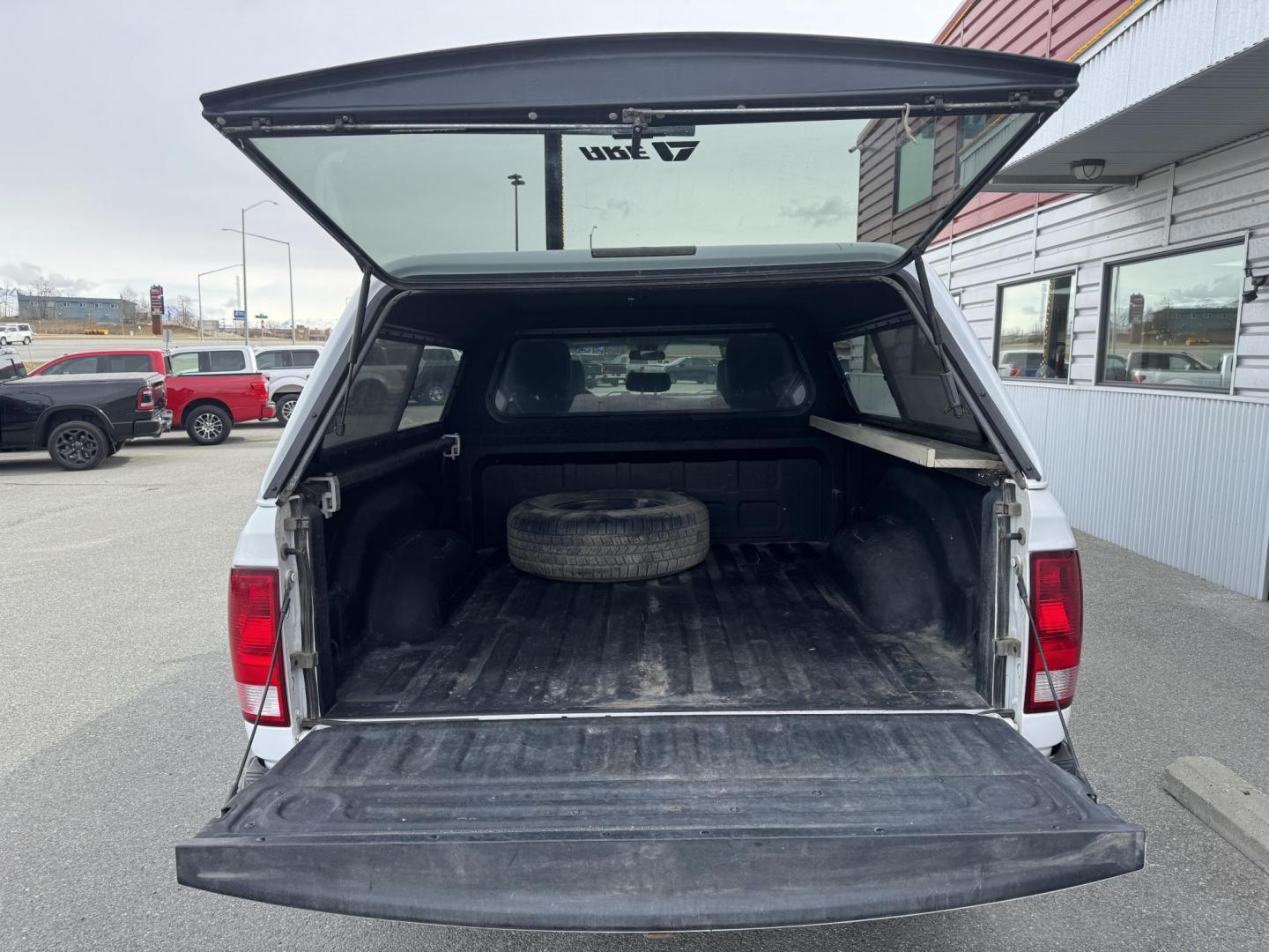 2016 WHITE RAM 1500 Tradesman Quad Cab 4WD (1C6RR7FT9GS) with an 5.7L V8 OHV 16V engine, 6A transmission, located at 1960 Industrial Drive, Wasilla, 99654, (907) 274-2277, 61.573475, -149.400146 - Photo#14