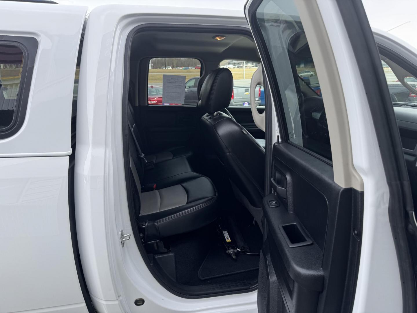 2016 WHITE RAM 1500 Tradesman Quad Cab 4WD (1C6RR7FT9GS) with an 5.7L V8 OHV 16V engine, 6A transmission, located at 1960 Industrial Drive, Wasilla, 99654, (907) 274-2277, 61.573475, -149.400146 - Photo#16