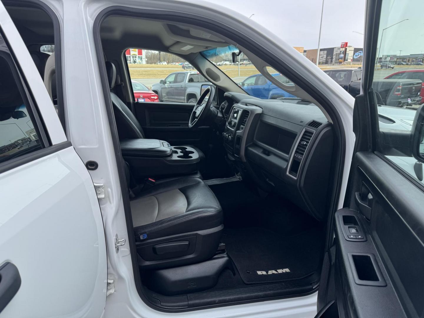2016 WHITE RAM 1500 Tradesman Quad Cab 4WD (1C6RR7FT9GS) with an 5.7L V8 OHV 16V engine, 6A transmission, located at 1960 Industrial Drive, Wasilla, 99654, (907) 274-2277, 61.573475, -149.400146 - Photo#17