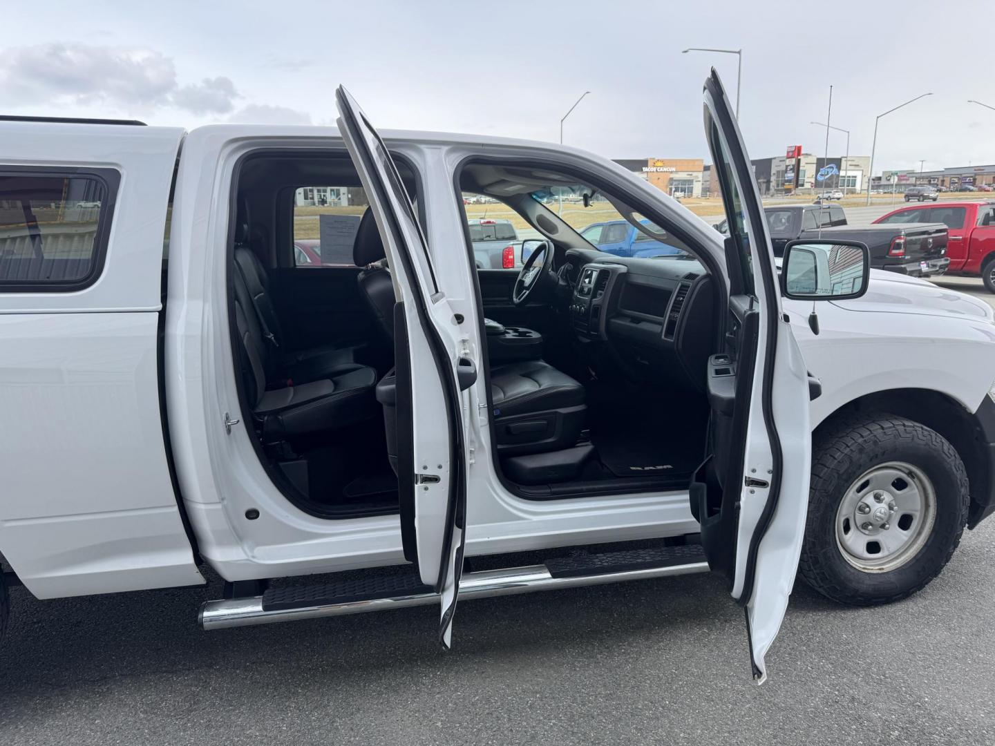 2016 WHITE RAM 1500 Tradesman Quad Cab 4WD (1C6RR7FT9GS) with an 5.7L V8 OHV 16V engine, 6A transmission, located at 1960 Industrial Drive, Wasilla, 99654, (907) 274-2277, 61.573475, -149.400146 - Photo#18