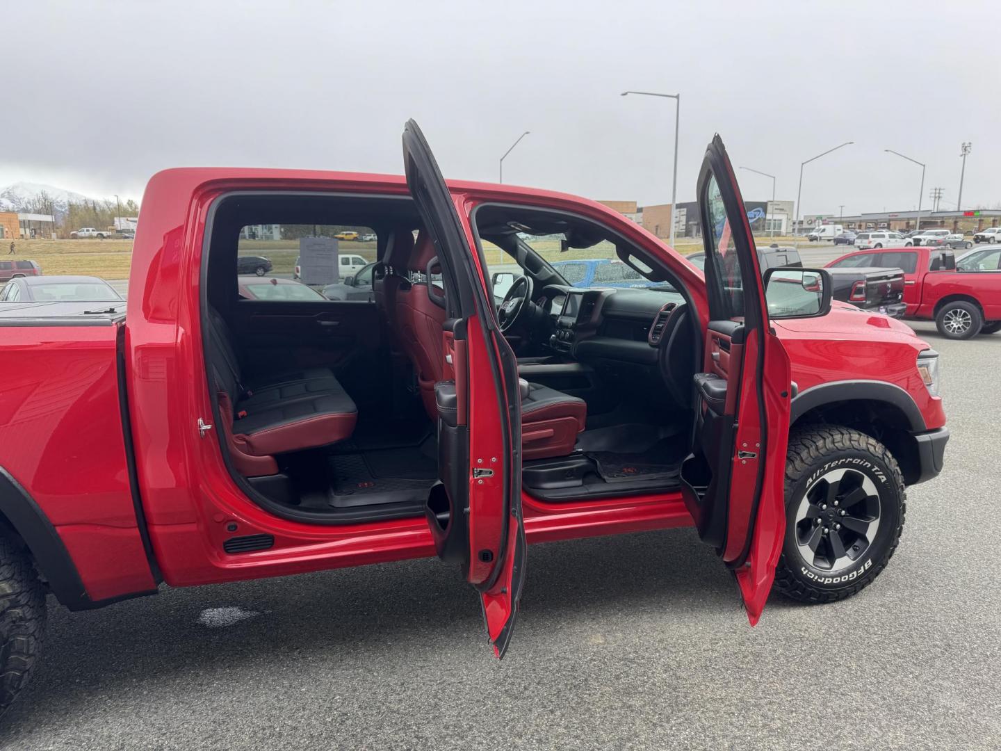 2022 RED RAM 1500 Rebel Crew Cab SB 4WD (1C6SRFLT6NN) with an 5.7L V8 OHV 16V engine, 8A transmission, located at 1960 Industrial Drive, Wasilla, 99654, (907) 274-2277, 61.573475, -149.400146 - Photo#17