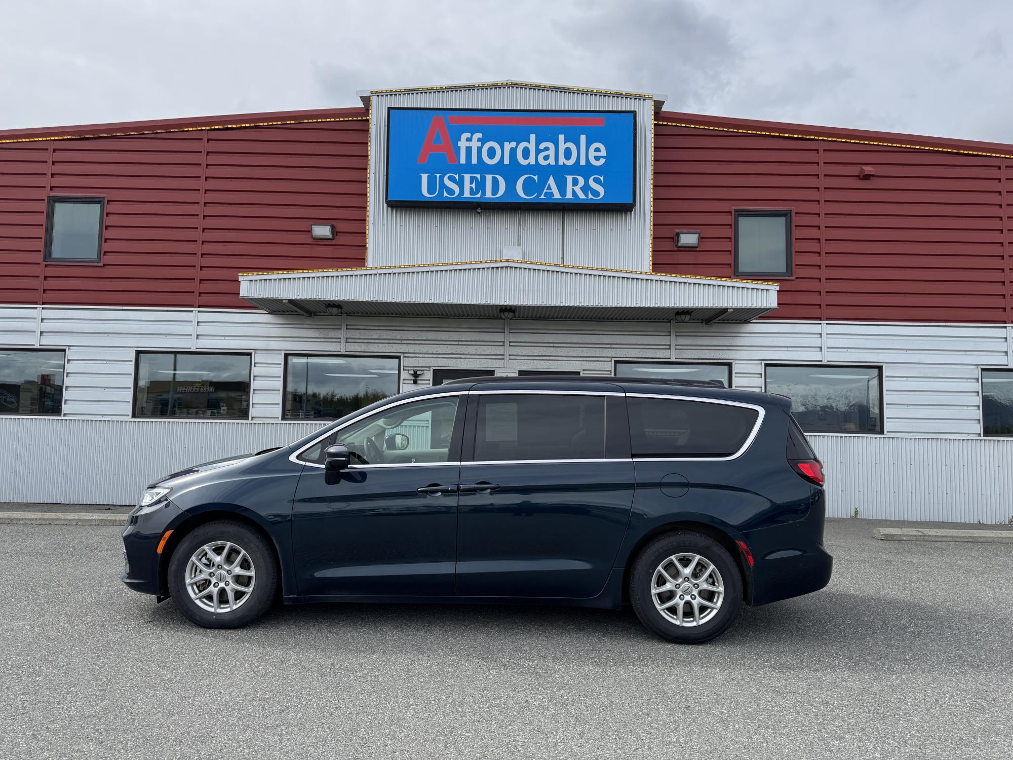 photo of 2022 Chrysler Pacifica Touring-L