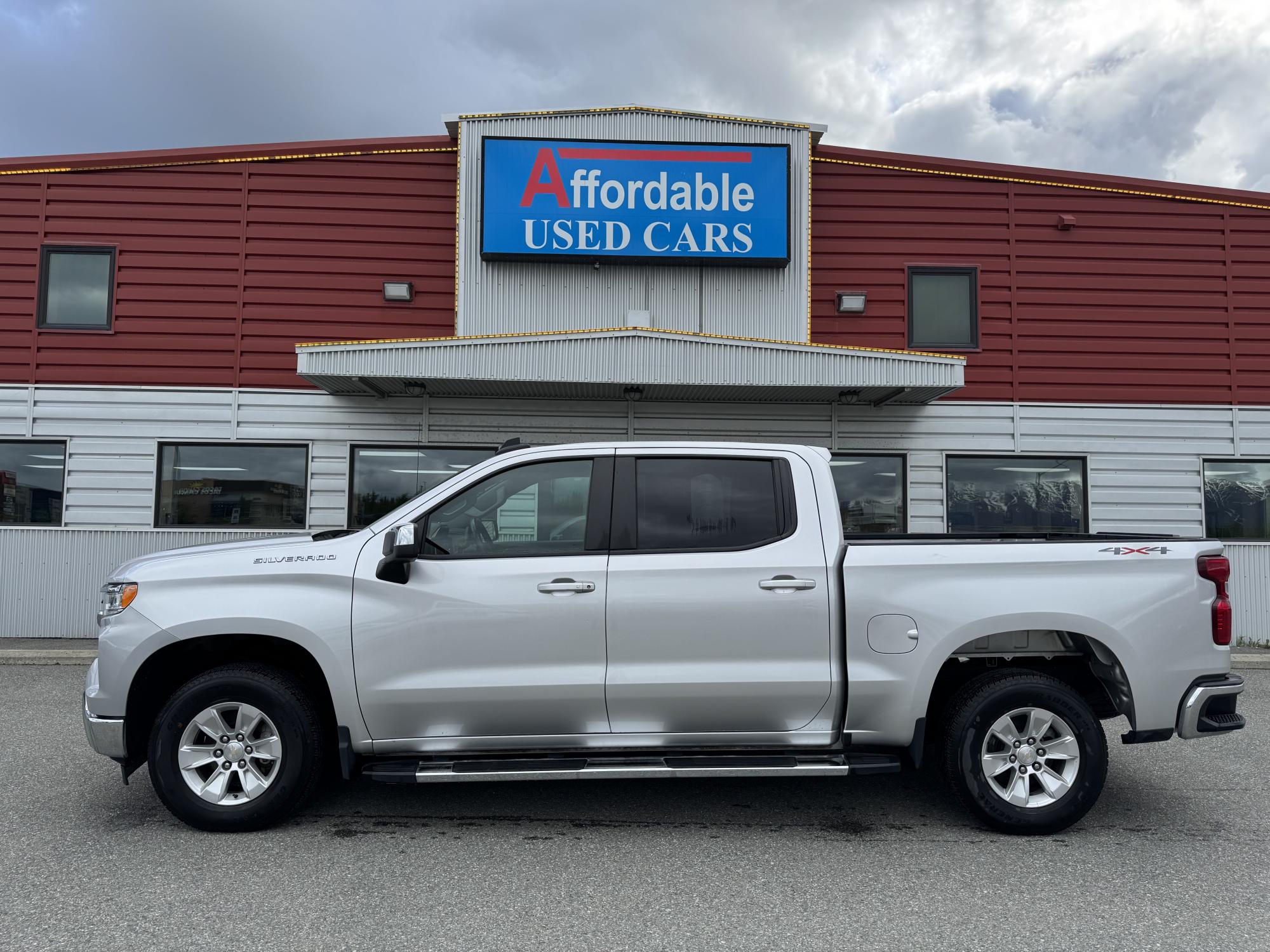 photo of 2022 CHEVROLET SILVERADO 1500 LT