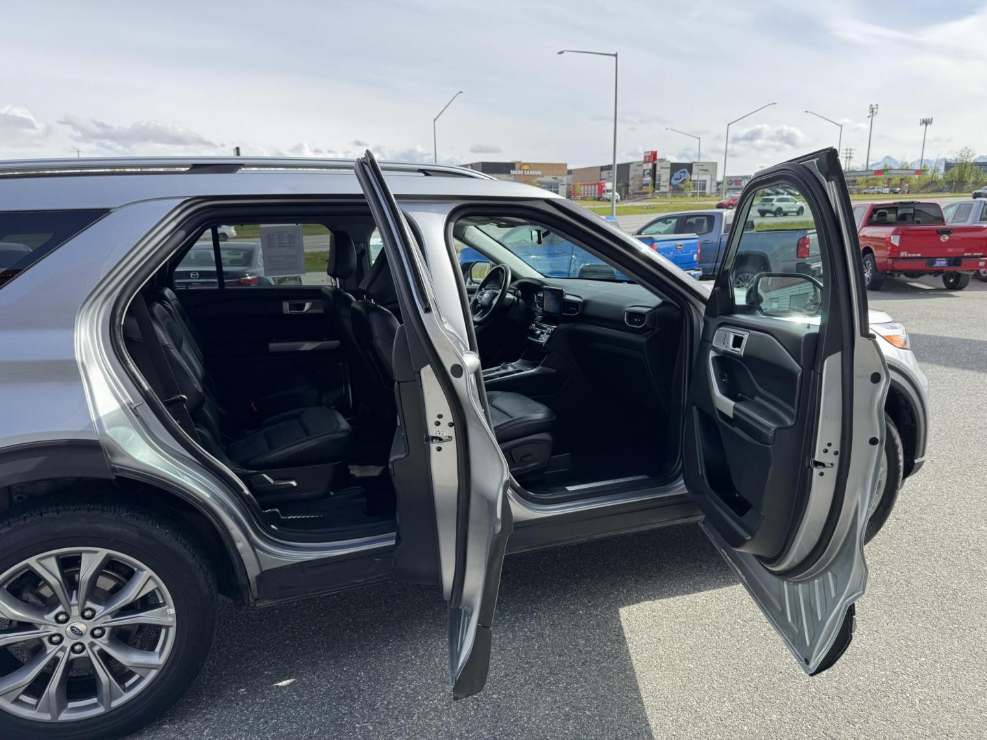 2022 SILVER FORD EXPLORER LIMITED (1FMSK8FH0NG) with an 2.3L engine, Automatic transmission, located at 1960 Industrial Drive, Wasilla, 99654, (907) 274-2277, 61.573475, -149.400146 - Photo#17