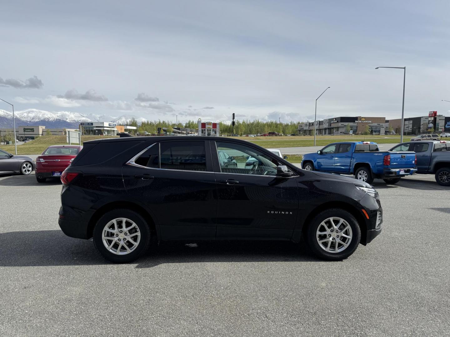 2022 BLACK CHEVROLET EQUINOX LT (3GNAXKEV1NL) with an 1.5L engine, Automatic transmission, located at 1960 Industrial Drive, Wasilla, 99654, (907) 274-2277, 61.573475, -149.400146 - Photo#6