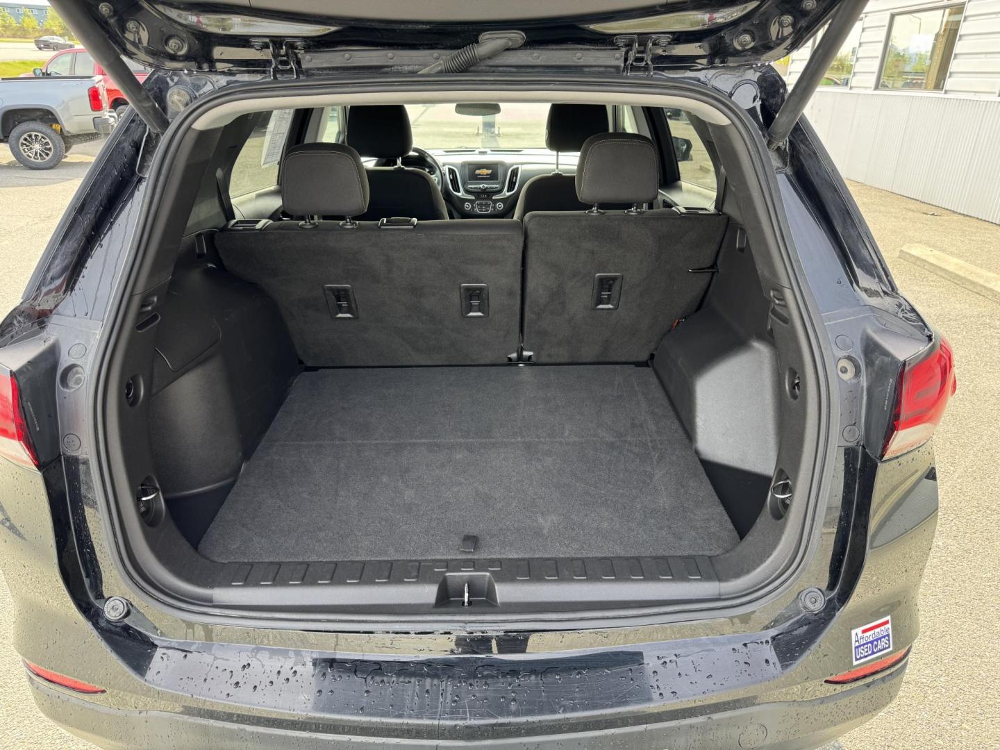 2022 BLACK CHEVROLET EQUINOX LT (3GNAXKEV1NL) with an 1.5L engine, Automatic transmission, located at 1960 Industrial Drive, Wasilla, 99654, (907) 274-2277, 61.573475, -149.400146 - Photo#17