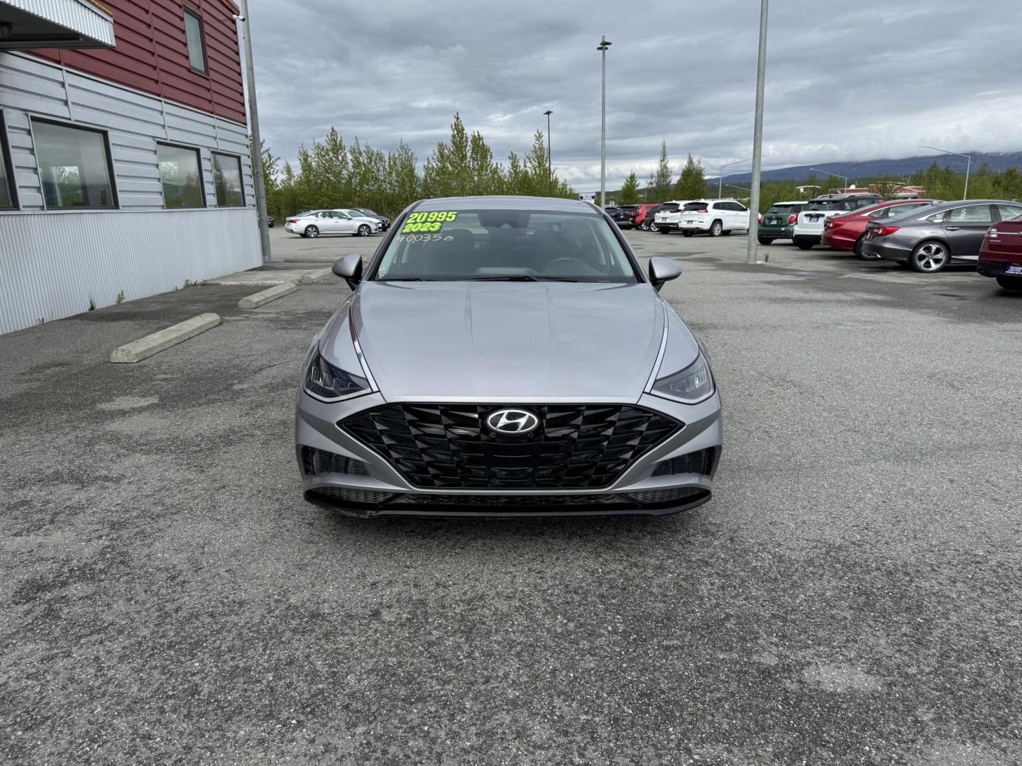 2023 SILVER HYUNDAI SONATA SEL (KMHL64JA6PA) with an 2.5L engine, Automatic transmission, located at 1960 Industrial Drive, Wasilla, 99654, (907) 274-2277, 61.573475, -149.400146 - Photo#6