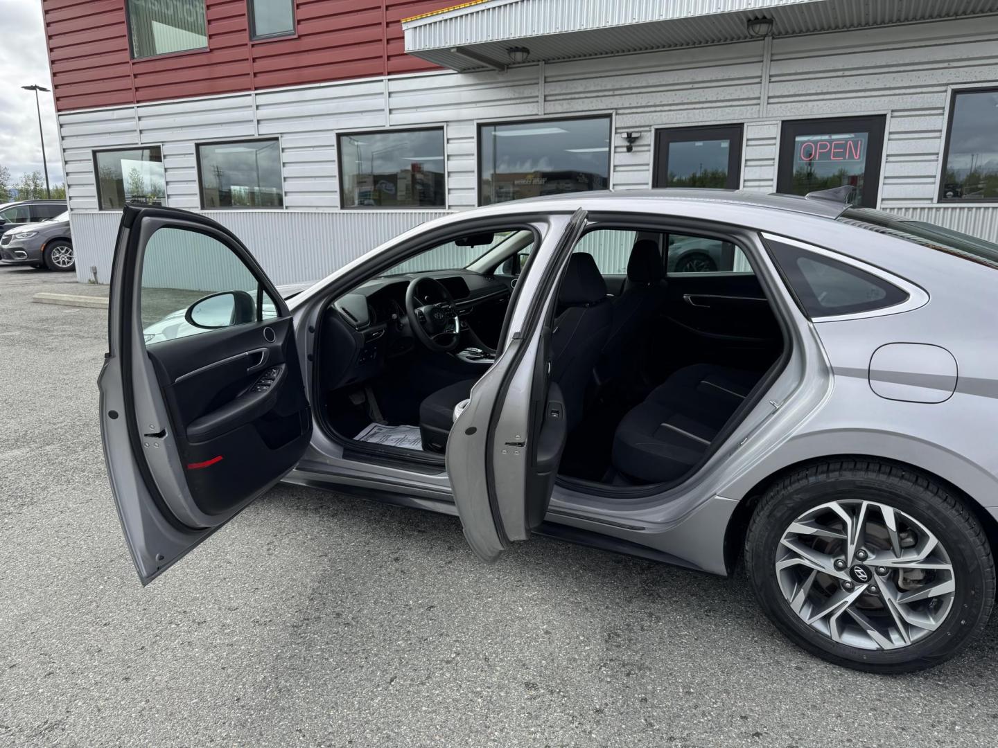 2023 SILVER HYUNDAI SONATA SEL (KMHL64JA6PA) with an 2.5L engine, Automatic transmission, located at 1960 Industrial Drive, Wasilla, 99654, (907) 274-2277, 61.573475, -149.400146 - Photo#14