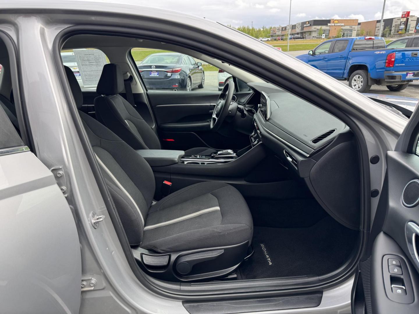 2023 SILVER HYUNDAI SONATA SEL (KMHL64JA6PA) with an 2.5L engine, Automatic transmission, located at 1960 Industrial Drive, Wasilla, 99654, (907) 274-2277, 61.573475, -149.400146 - Photo#15