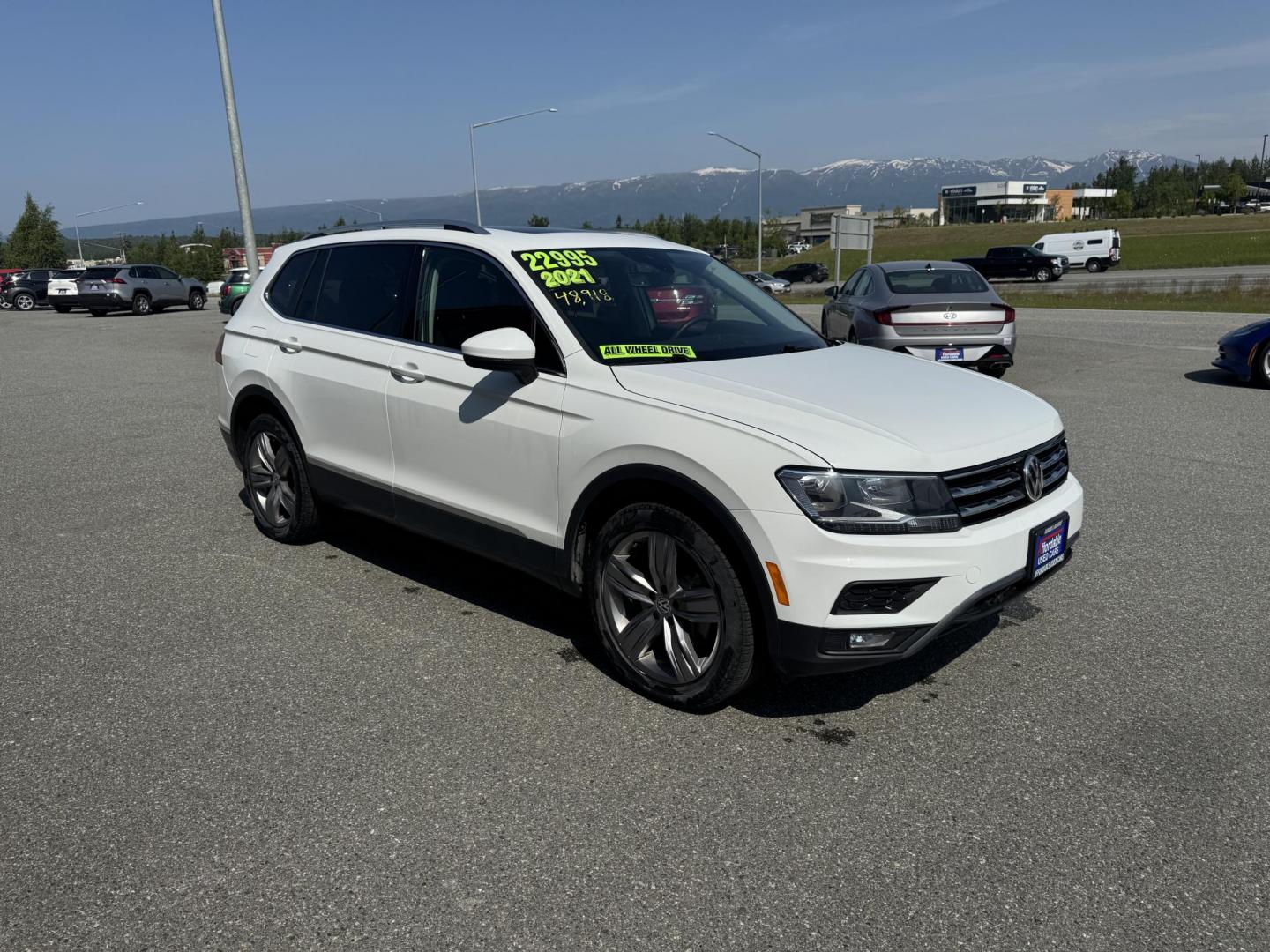 2021 WHITE VOLKSWAGEN TIGUAN SE (3VV2B7AX5MM) with an 2.0L engine, Automatic transmission, located at 1960 Industrial Drive, Wasilla, 99654, (907) 274-2277, 61.573475, -149.400146 - Photo#5