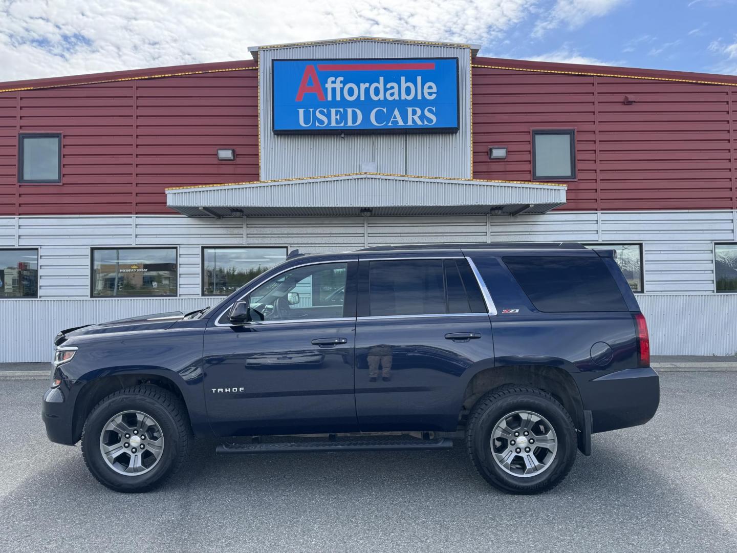 2017 BLUE Chevrolet Tahoe LT Z71 4WD (1GNSKBKC1HR) with an 5.3L V8 OHV 16V engine, 6A transmission, located at 1960 Industrial Drive, Wasilla, 99654, (907) 274-2277, 61.573475, -149.400146 - Photo#0