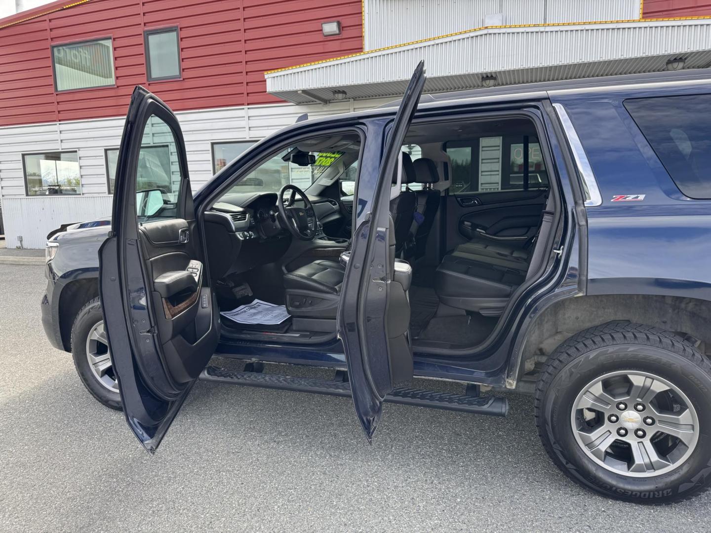2017 BLUE Chevrolet Tahoe LT Z71 4WD (1GNSKBKC1HR) with an 5.3L V8 OHV 16V engine, 6A transmission, located at 1960 Industrial Drive, Wasilla, 99654, (907) 274-2277, 61.573475, -149.400146 - Photo#14