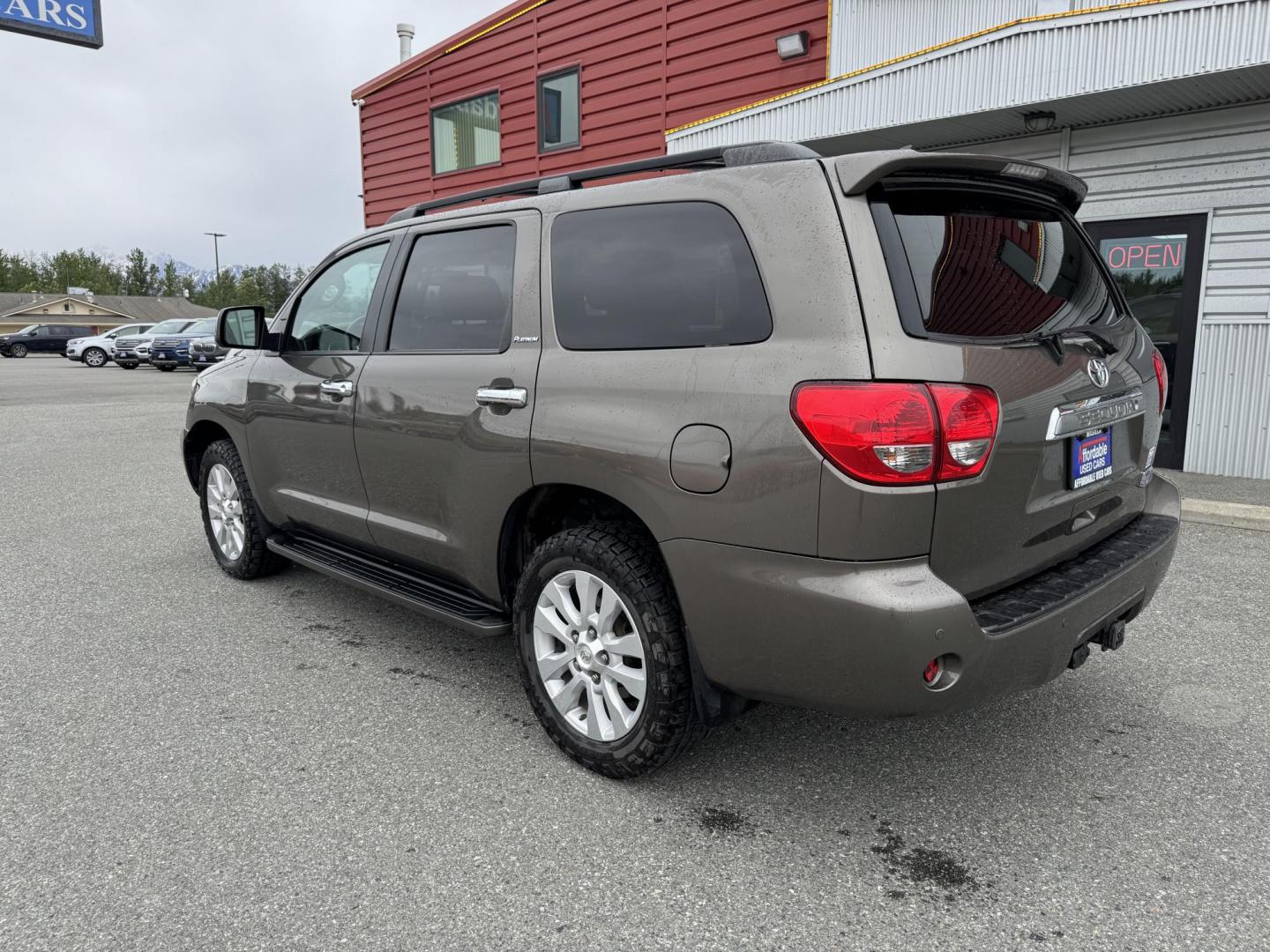 2017 GREEN TOYOTA SEQUOIA PLATINUM (5TDDY5G14HS) with an 5.7L engine, Automatic transmission, located at 1960 Industrial Drive, Wasilla, 99654, (907) 274-2277, 61.573475, -149.400146 - Photo#1