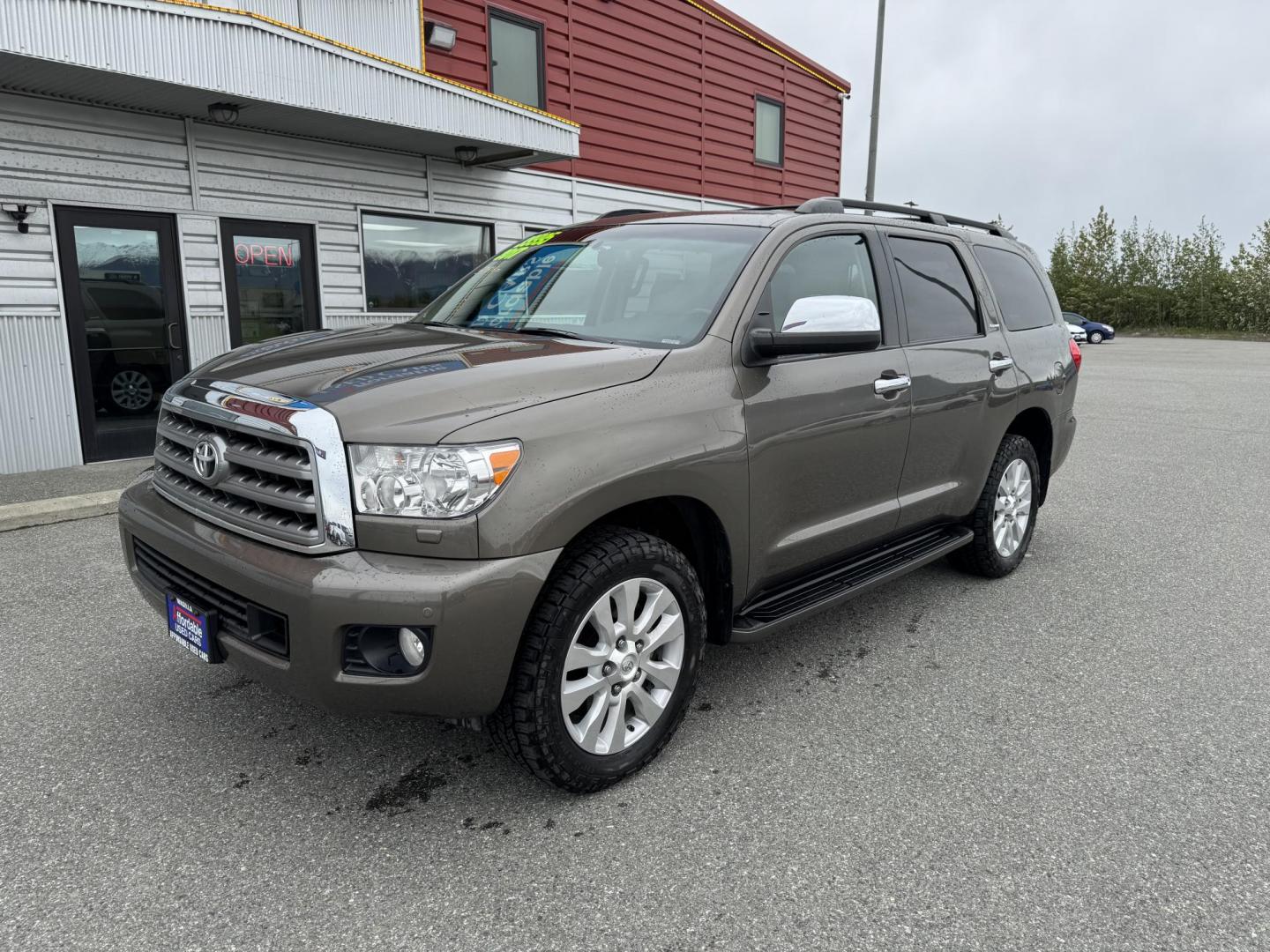 2017 GREEN TOYOTA SEQUOIA PLATINUM (5TDDY5G14HS) with an 5.7L engine, Automatic transmission, located at 1960 Industrial Drive, Wasilla, 99654, (907) 274-2277, 61.573475, -149.400146 - Photo#7