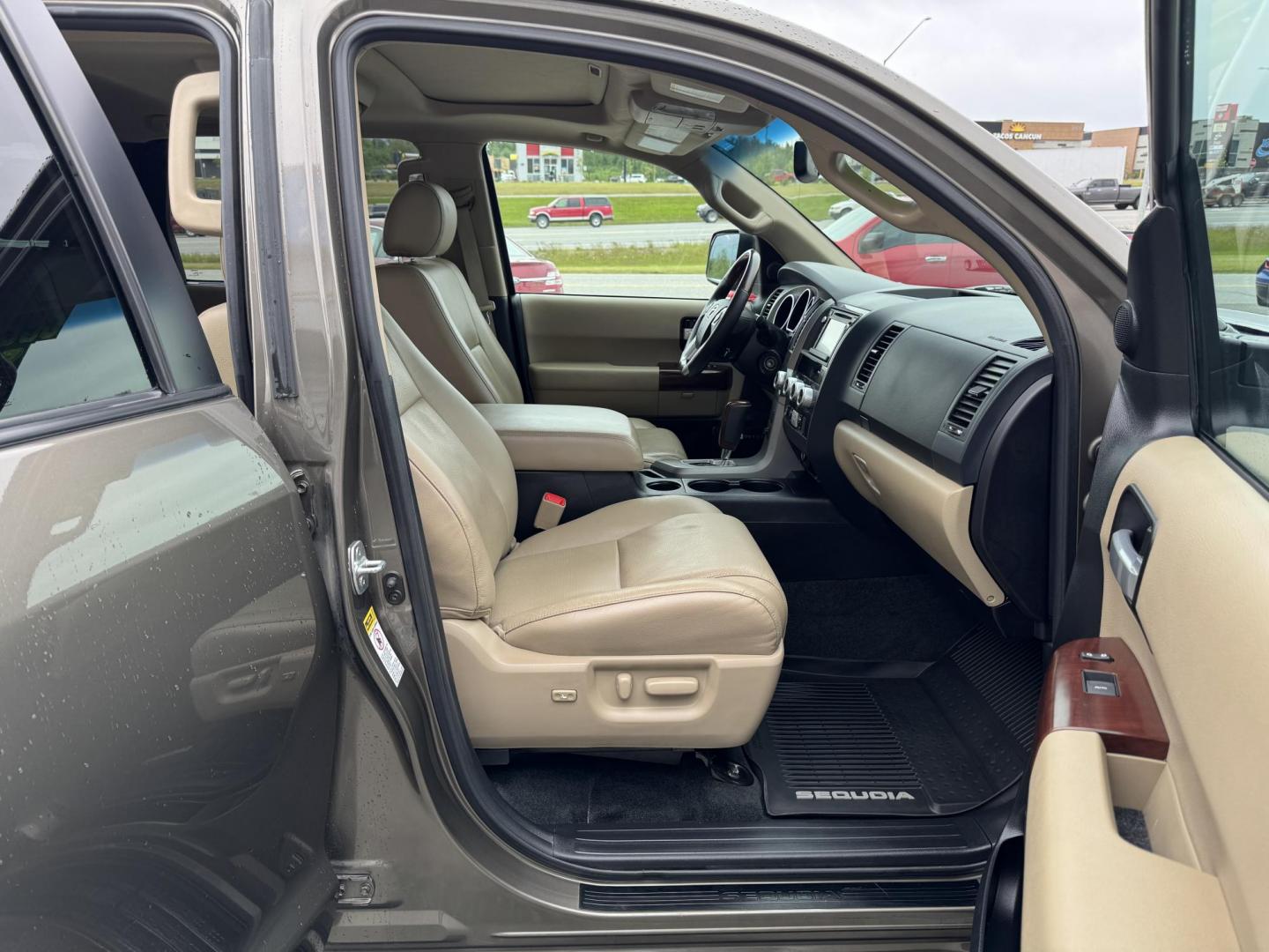 2017 GREEN TOYOTA SEQUOIA PLATINUM (5TDDY5G14HS) with an 5.7L engine, Automatic transmission, located at 1960 Industrial Drive, Wasilla, 99654, (907) 274-2277, 61.573475, -149.400146 - Photo#16