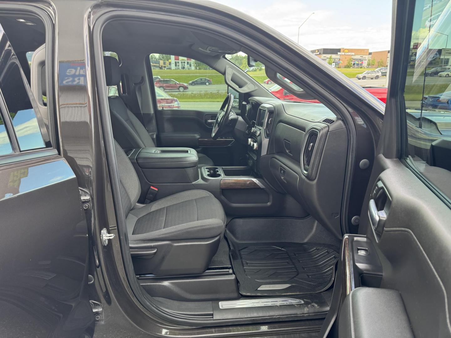 2021 BLACK GMC Sierra 1500 Elevation Crew Cab 4WD (3GTU9CET7MG) with an 3.0L L6 DOHC 24V DIESEL engine, 6A transmission, located at 1960 Industrial Drive, Wasilla, 99654, (907) 274-2277, 61.573475, -149.400146 - Photo#17