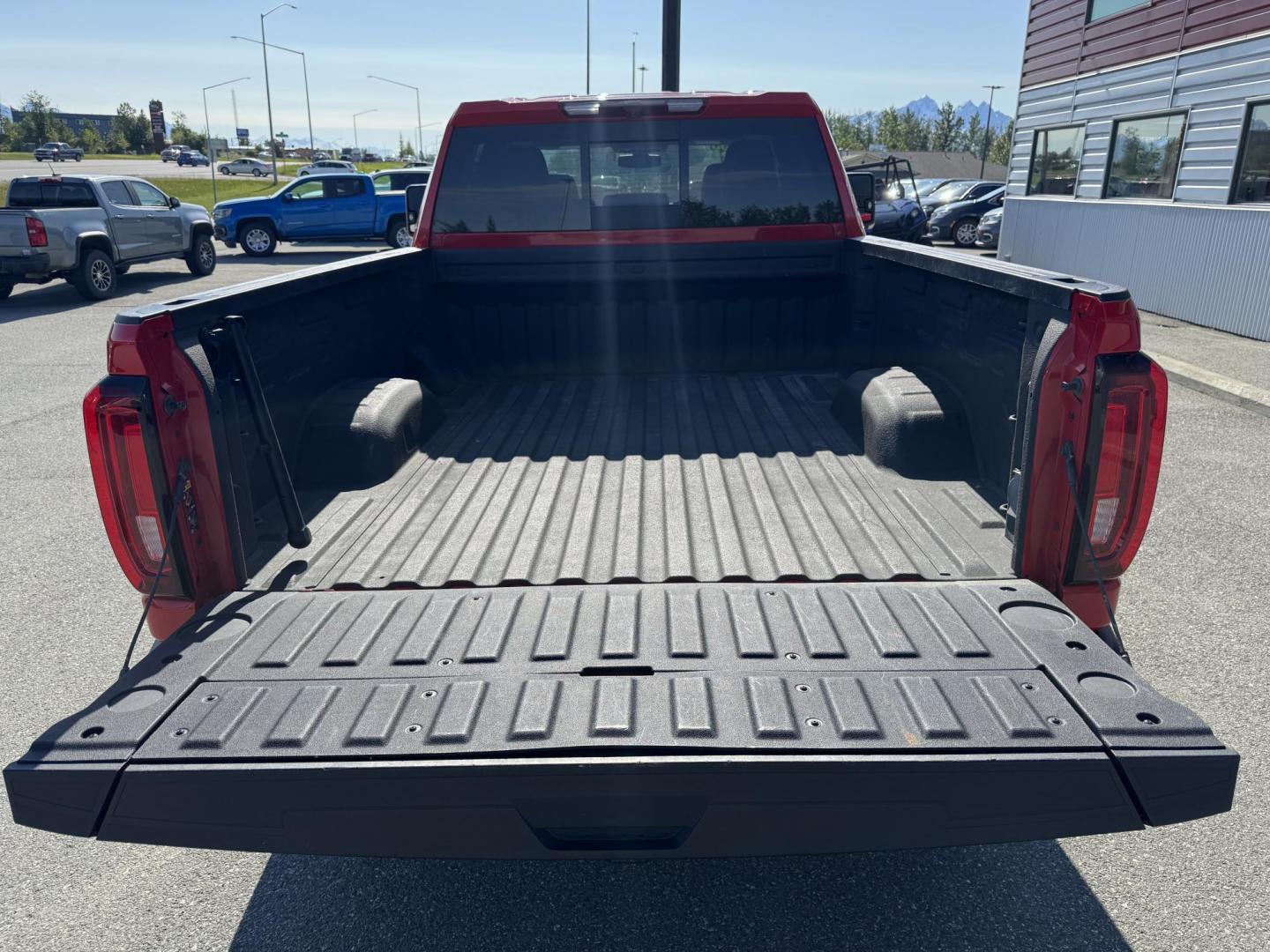 2022 RED GMC SIERRA 2500 SLT (1GT49NE76NF) with an 6.6L engine, Automatic transmission, located at 1960 Industrial Drive, Wasilla, 99654, (907) 274-2277, 61.573475, -149.400146 - Photo#15