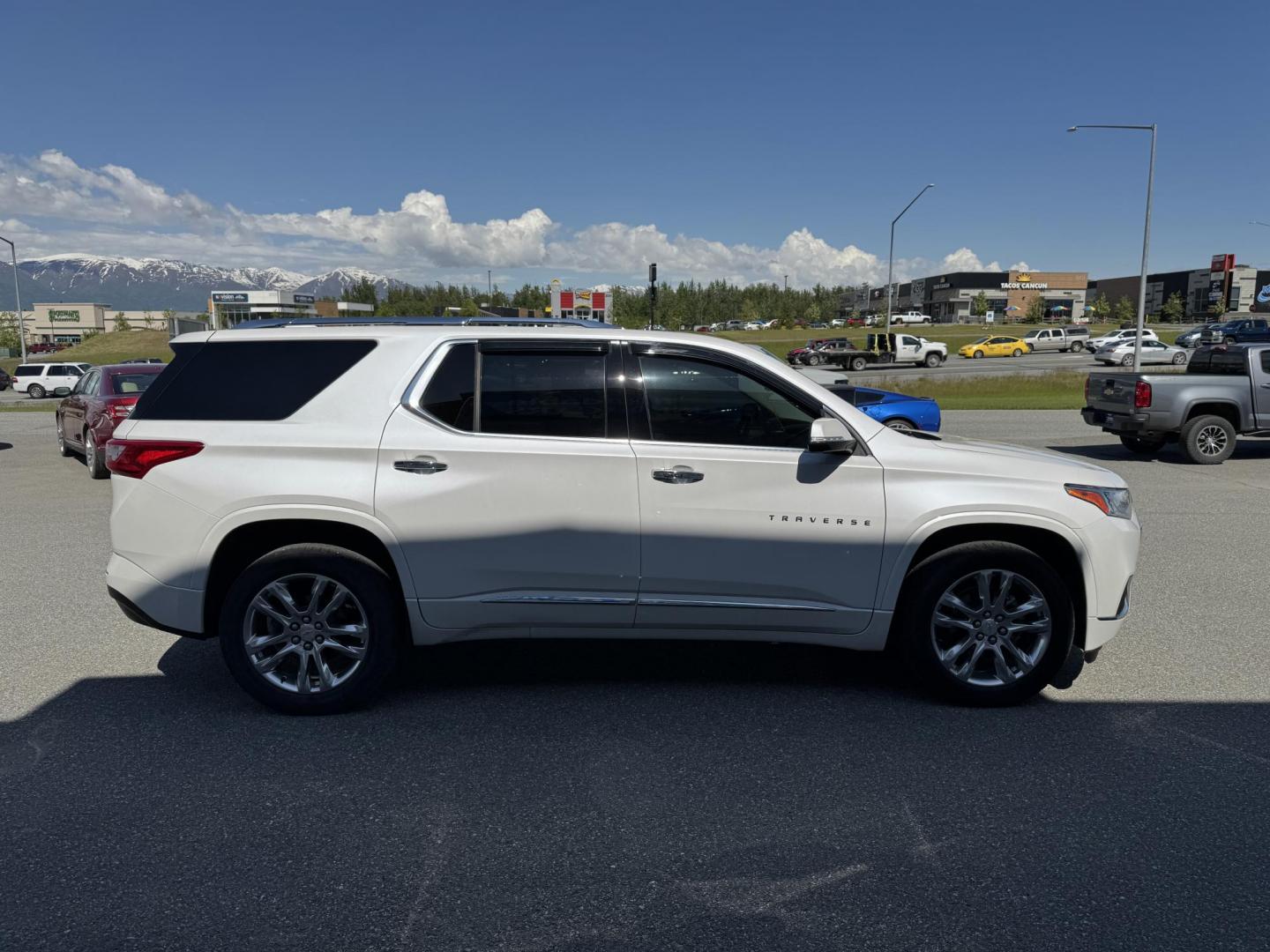 2021 WHITE Chevrolet Traverse High Country AWD (1GNEVNKW3MJ) with an 3.6L V6 DOHC 24V engine, 9A transmission, located at 1960 Industrial Drive, Wasilla, 99654, (907) 274-2277, 61.573475, -149.400146 - Photo#4