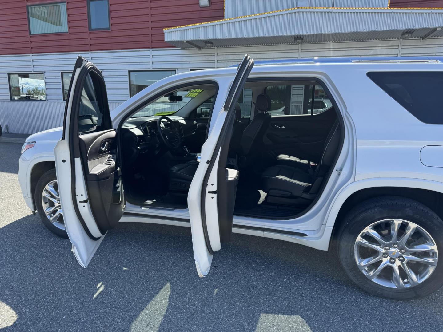 2021 WHITE Chevrolet Traverse High Country AWD (1GNEVNKW3MJ) with an 3.6L V6 DOHC 24V engine, 9A transmission, located at 1960 Industrial Drive, Wasilla, 99654, (907) 274-2277, 61.573475, -149.400146 - Photo#14