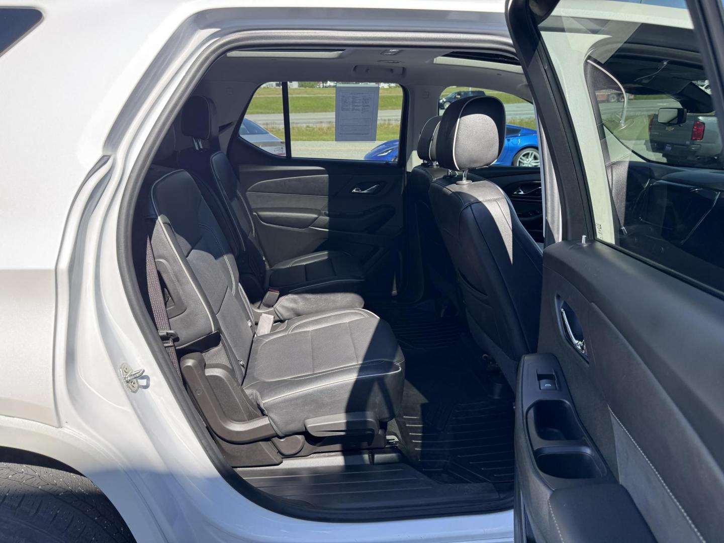 2021 WHITE Chevrolet Traverse High Country AWD (1GNEVNKW3MJ) with an 3.6L V6 DOHC 24V engine, 9A transmission, located at 1960 Industrial Drive, Wasilla, 99654, (907) 274-2277, 61.573475, -149.400146 - Photo#15