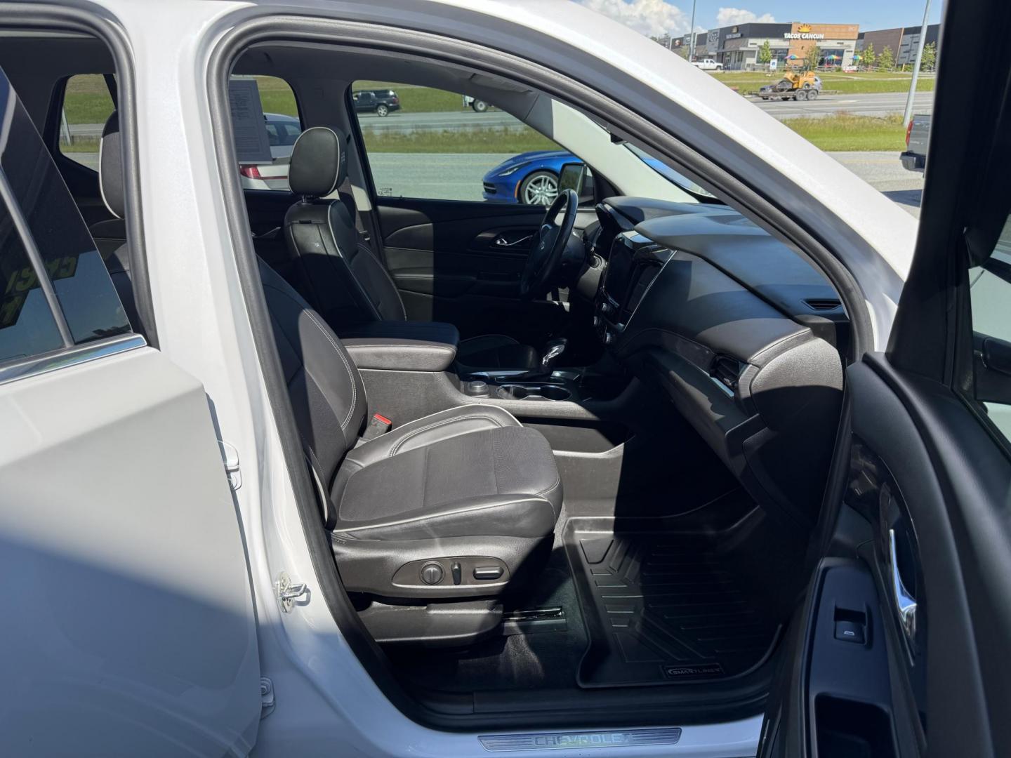 2021 WHITE Chevrolet Traverse High Country AWD (1GNEVNKW3MJ) with an 3.6L V6 DOHC 24V engine, 9A transmission, located at 1960 Industrial Drive, Wasilla, 99654, (907) 274-2277, 61.573475, -149.400146 - Photo#16