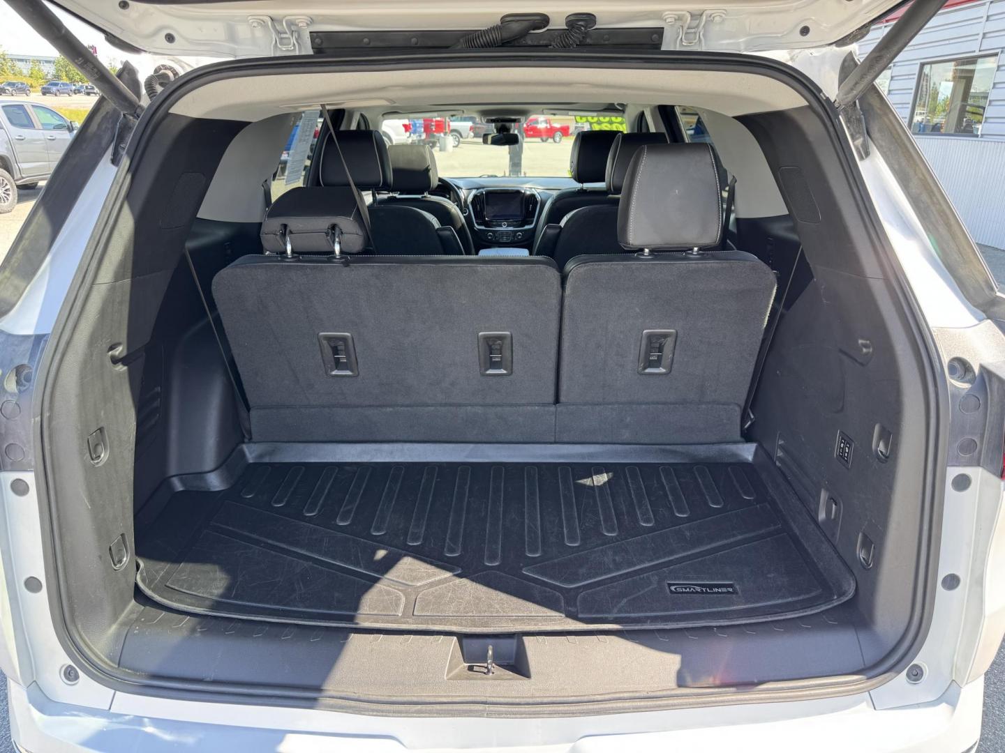 2021 WHITE Chevrolet Traverse High Country AWD (1GNEVNKW3MJ) with an 3.6L V6 DOHC 24V engine, 9A transmission, located at 1960 Industrial Drive, Wasilla, 99654, (907) 274-2277, 61.573475, -149.400146 - Photo#19