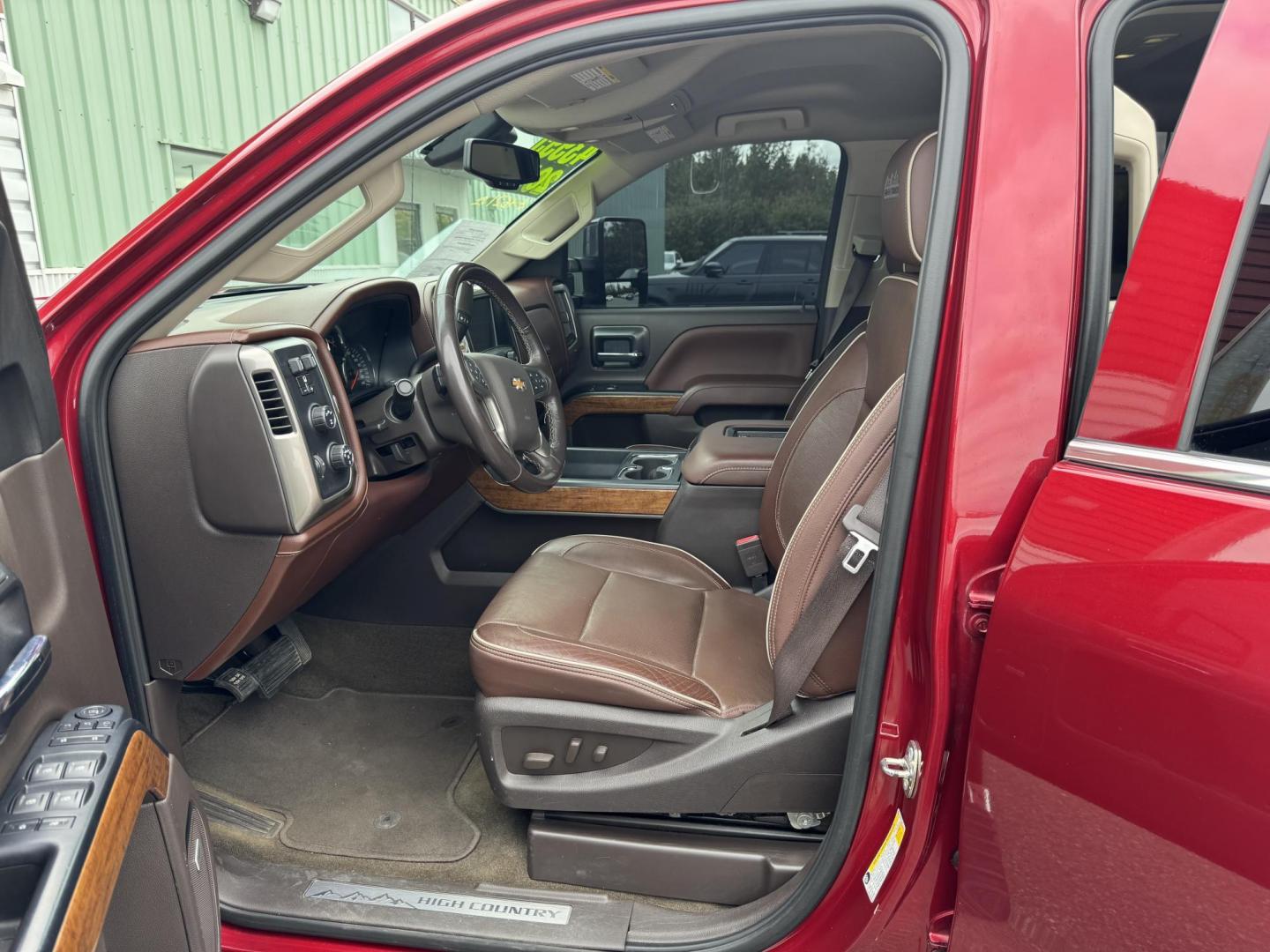 2018 RED Chevrolet Silverado 2500HD High Country Crew Cab 4WD (1GC1KXEG5JF) with an 6.0L V8 OHV 16V FFV engine, 6A transmission, located at 1960 Industrial Drive, Wasilla, 99654, (907) 274-2277, 61.573475, -149.400146 - Photo#17