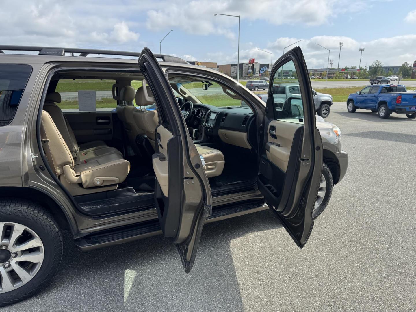 2016 GREEN Toyota Sequoia Limited 4WD (5TDJY5G11GS) with an 5.7L V8 DOHC 32V engine, 6A transmission, located at 1960 Industrial Drive, Wasilla, 99654, (907) 274-2277, 61.573475, -149.400146 - Photo#17