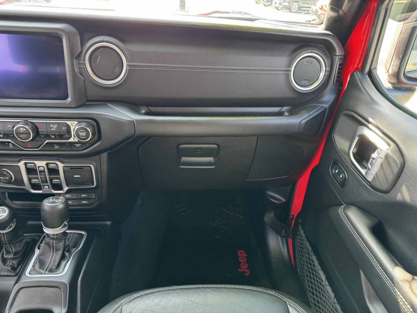2018 RED Jeep Wrangler JK Unlimited Sahara (1C4HJXEG6JW) with an 3.6L V6 DOHC 24V FFV engine, 6A transmission, located at 1960 Industrial Drive, Wasilla, 99654, (907) 274-2277, 61.573475, -149.400146 - Photo#11
