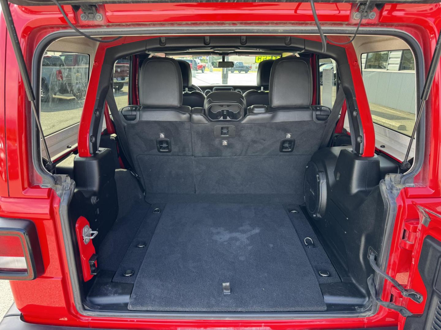 2018 RED Jeep Wrangler JK Unlimited Sahara (1C4HJXEG6JW) with an 3.6L V6 DOHC 24V FFV engine, 6A transmission, located at 1960 Industrial Drive, Wasilla, 99654, (907) 274-2277, 61.573475, -149.400146 - Photo#18