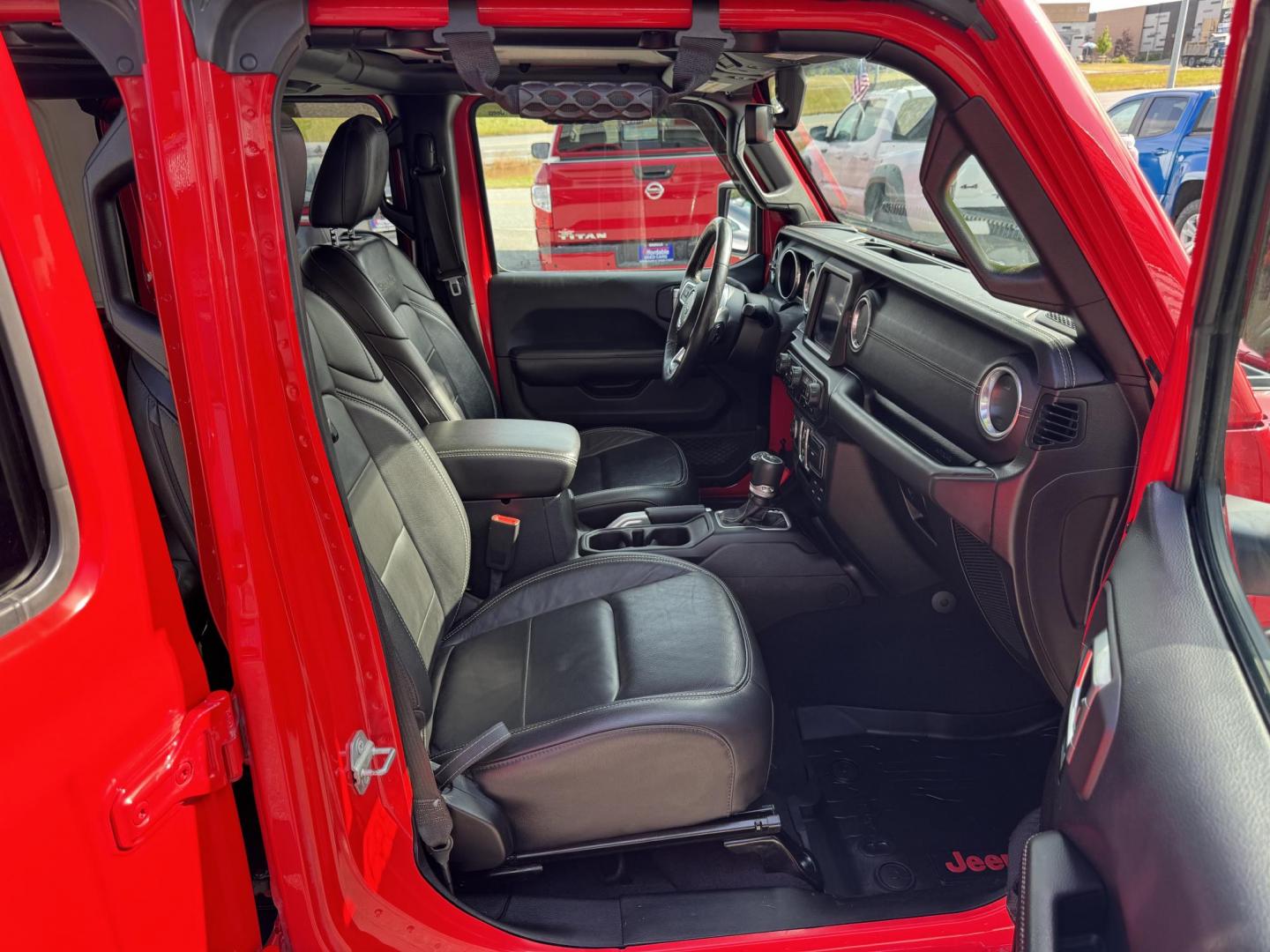 2018 RED Jeep Wrangler JK Unlimited Sahara (1C4HJXEG6JW) with an 3.6L V6 DOHC 24V FFV engine, 6A transmission, located at 1960 Industrial Drive, Wasilla, 99654, (907) 274-2277, 61.573475, -149.400146 - Photo#16