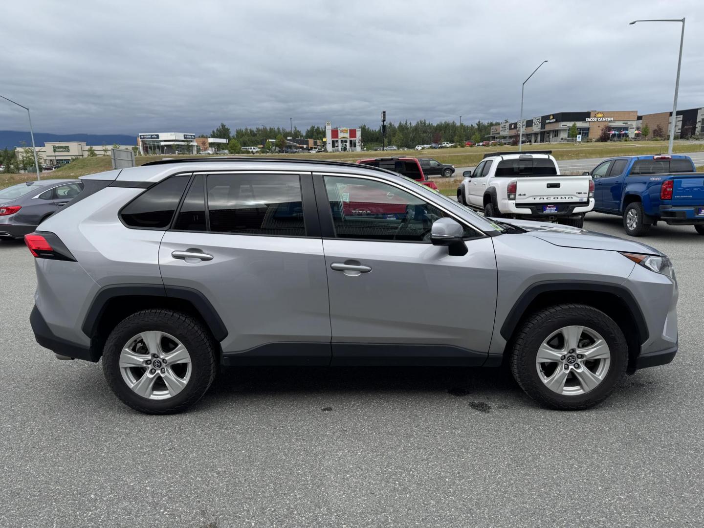 2021 Toyota RAV4 XLE AWD (2T3P1RFVXMC) with an 2.5L L4 DOHC 16V engine, 8A transmission, located at 1960 Industrial Drive, Wasilla, 99654, (907) 274-2277, 61.573475, -149.400146 - Photo#4
