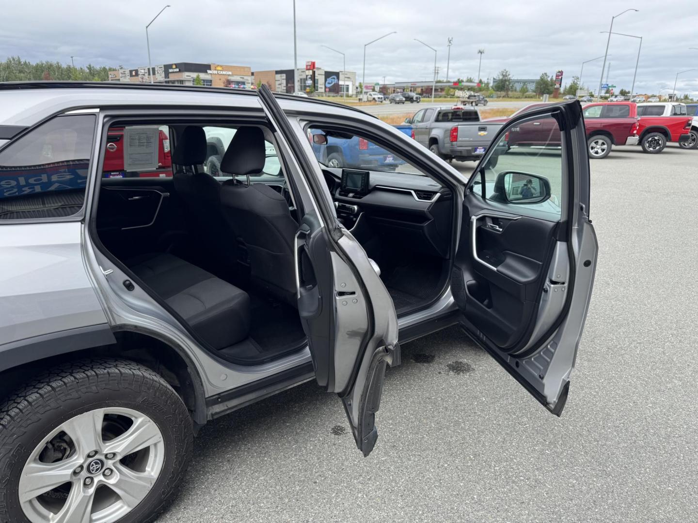 2021 Toyota RAV4 XLE AWD (2T3P1RFVXMC) with an 2.5L L4 DOHC 16V engine, 8A transmission, located at 1960 Industrial Drive, Wasilla, 99654, (907) 274-2277, 61.573475, -149.400146 - Photo#18