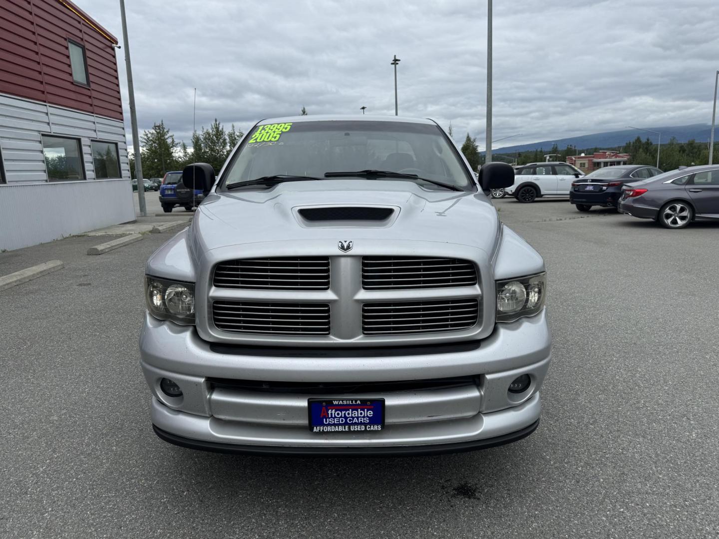 2005 SILVER Dodge Ram 1500 Quad Cab Daytona 4WD (1D7HU18D05J) with an 5.7L V8 OHV 16V engine, 5-Speed Automatic Overdrive transmission, located at 1960 Industrial Drive, Wasilla, 99654, (907) 274-2277, 61.573475, -149.400146 - Photo#5