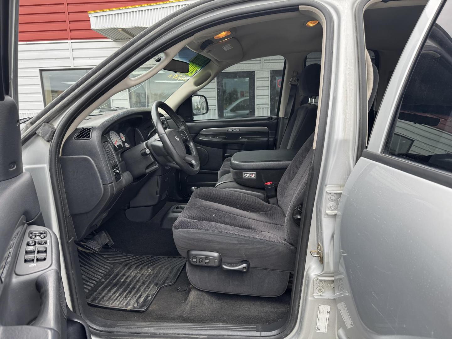 2005 SILVER Dodge Ram 1500 Quad Cab Daytona 4WD (1D7HU18D05J) with an 5.7L V8 OHV 16V engine, 5-Speed Automatic Overdrive transmission, located at 1960 Industrial Drive, Wasilla, 99654, (907) 274-2277, 61.573475, -149.400146 - Photo#11