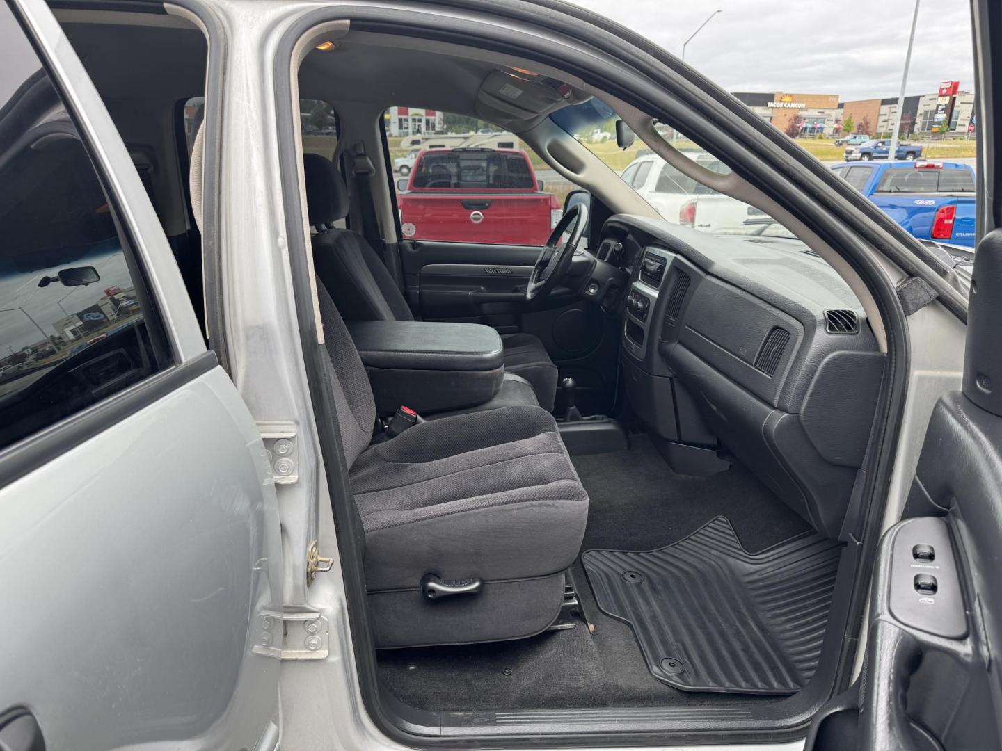 2005 SILVER Dodge Ram 1500 Quad Cab Daytona 4WD (1D7HU18D05J) with an 5.7L V8 OHV 16V engine, 5-Speed Automatic Overdrive transmission, located at 1960 Industrial Drive, Wasilla, 99654, (907) 274-2277, 61.573475, -149.400146 - Photo#15